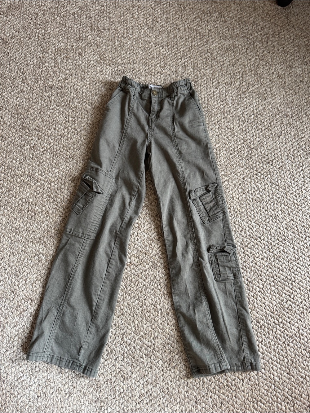Utility Wide-Leg Cargo Pants in Olive